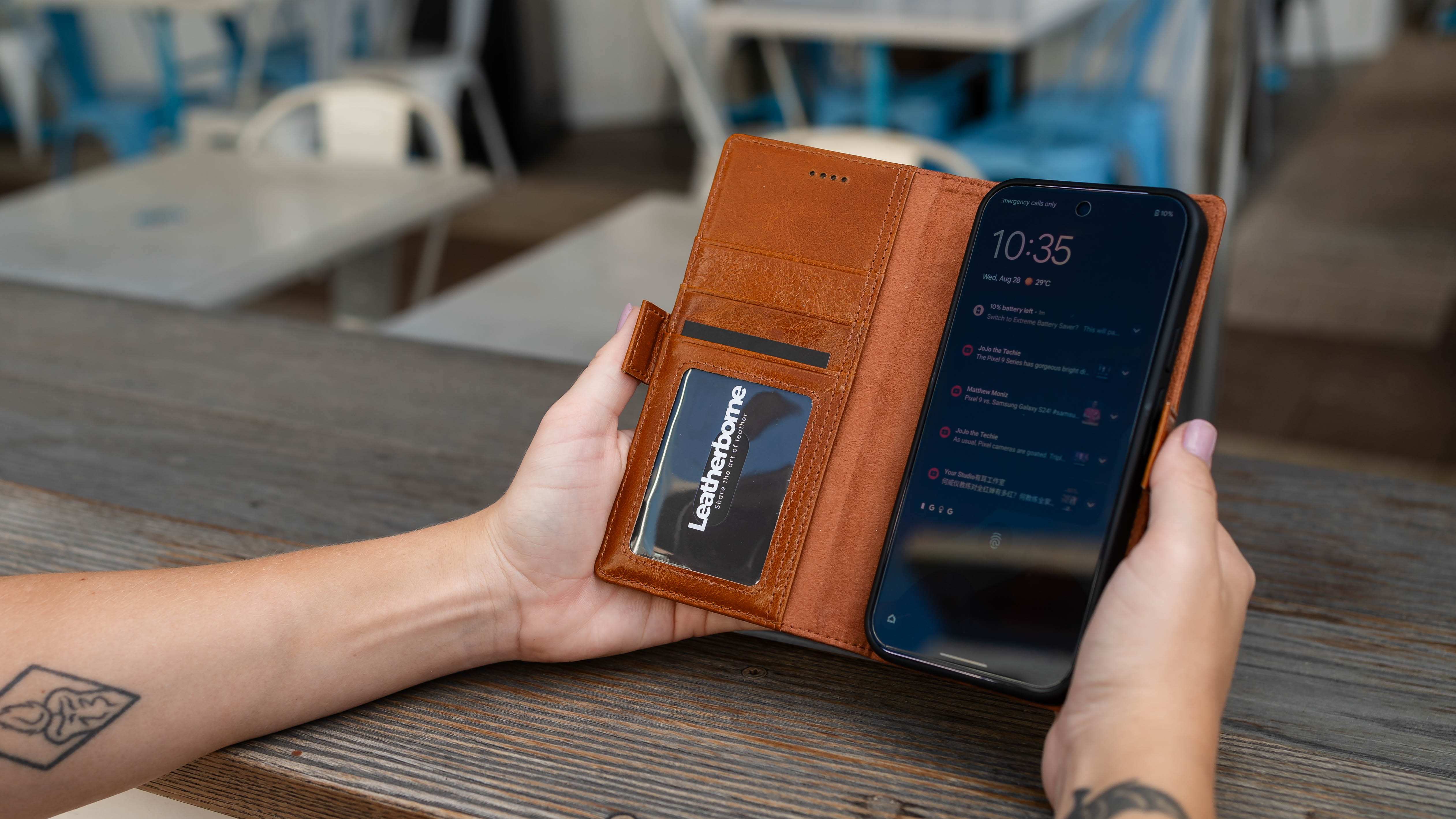 Is LeatherBorne Better Than SnakeHive Leather Wallet Case? Leatherborne Is LeatherBorne Better Than SnakeHive Leather Wallet Case? Leatherborne